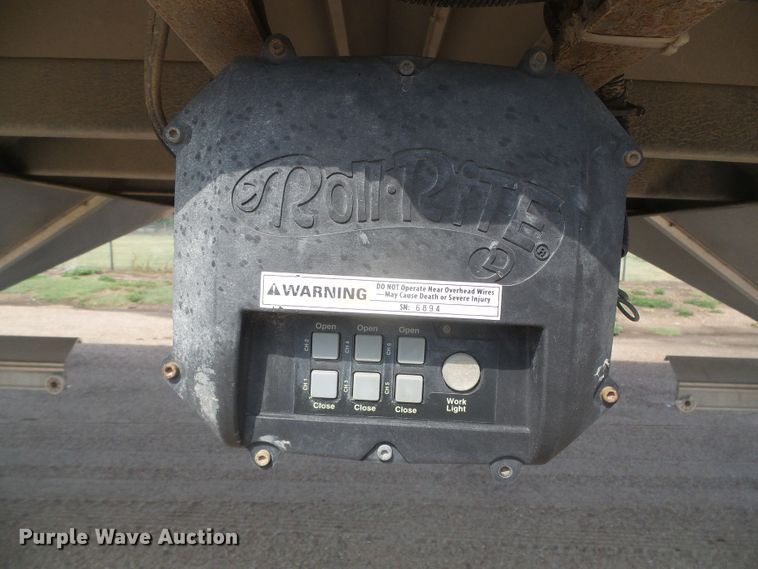 image for item DD0386 2011 Merritt 4200X096X068X2C double hopper bottom grain trailer