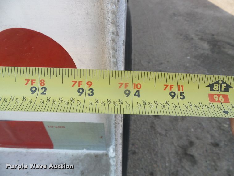 image for item DD0386 2011 Merritt 4200X096X068X2C double hopper bottom grain trailer