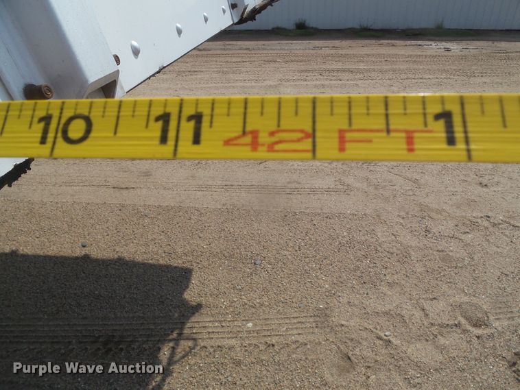 image for item DD0386 2011 Merritt 4200X096X068X2C double hopper bottom grain trailer