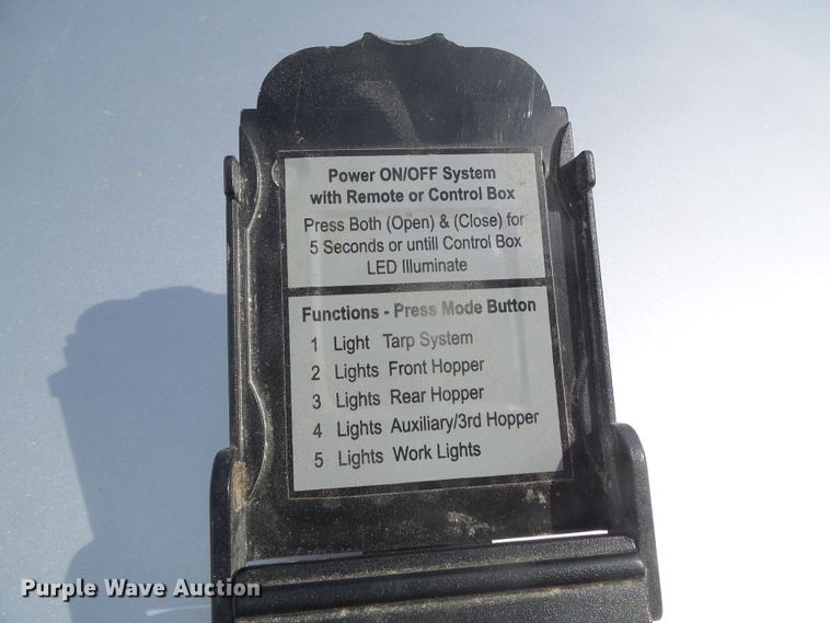 image for item DD0386 2011 Merritt 4200X096X068X2C double hopper bottom grain trailer