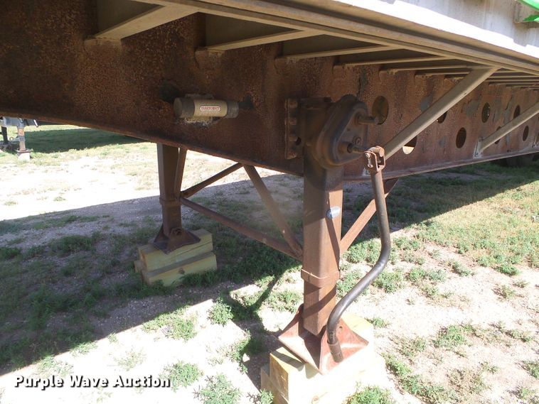 image for item DD0396 1997 Transcraft Eagle W2 flatbed trailer