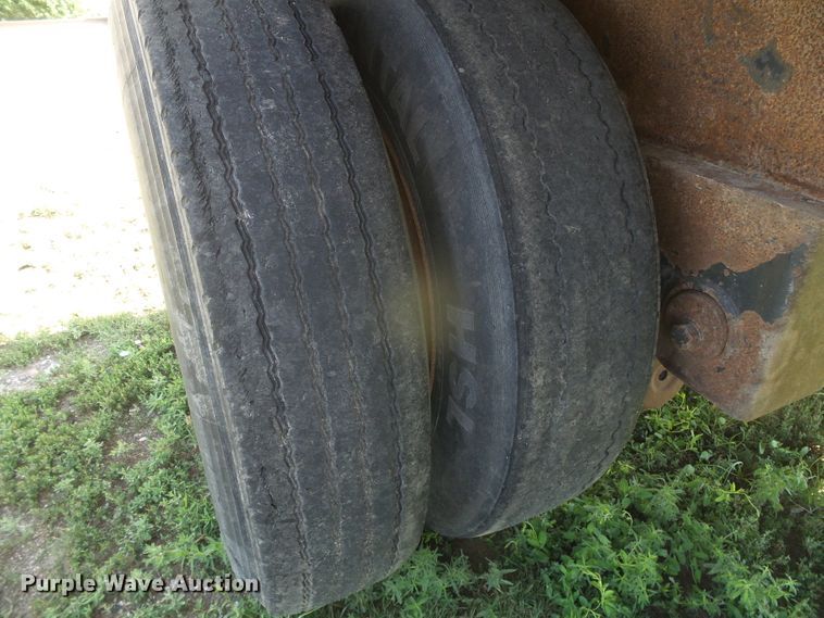 image for item DD0396 1997 Transcraft Eagle W2 flatbed trailer