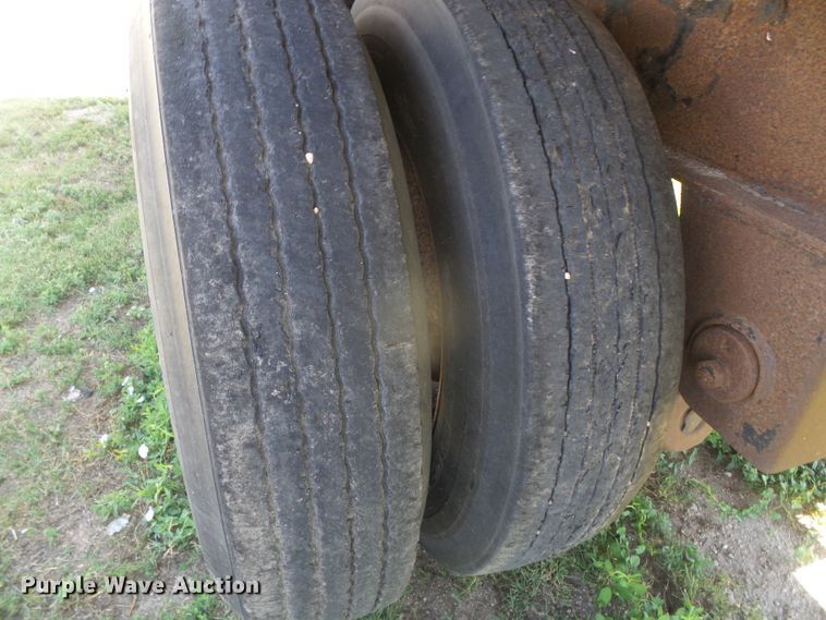 image for item DD0396 1997 Transcraft Eagle W2 flatbed trailer