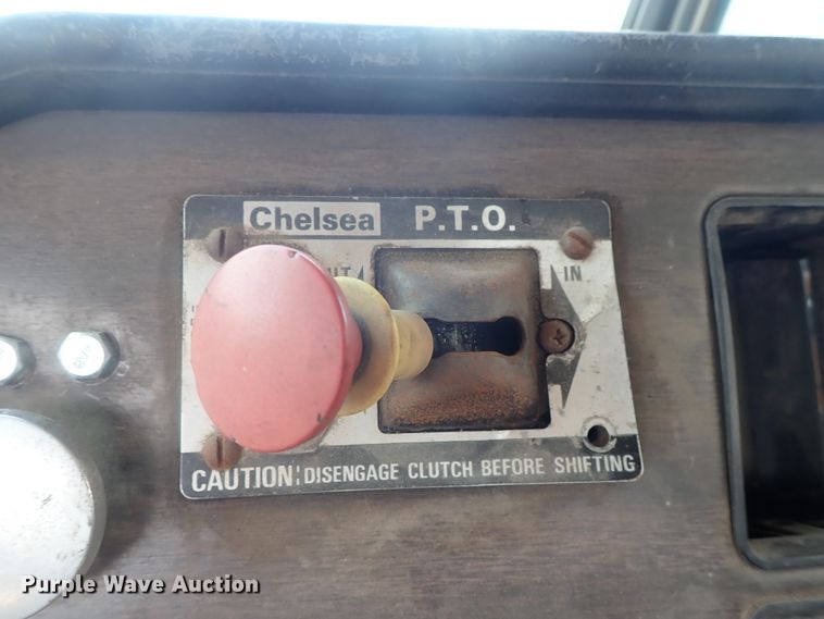 image for item DE0667 1986 Freightliner FLC112  semi truck