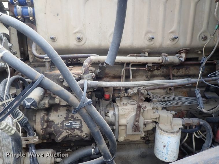 image for item DE0667 1986 Freightliner FLC112  semi truck