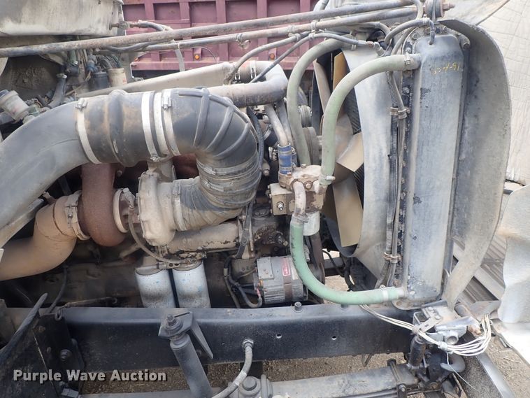 image for item DE0667 1986 Freightliner FLC112  semi truck