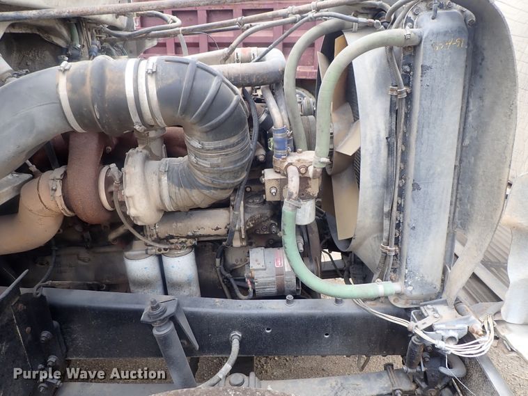 image for item DE0667 1986 Freightliner FLC112  semi truck