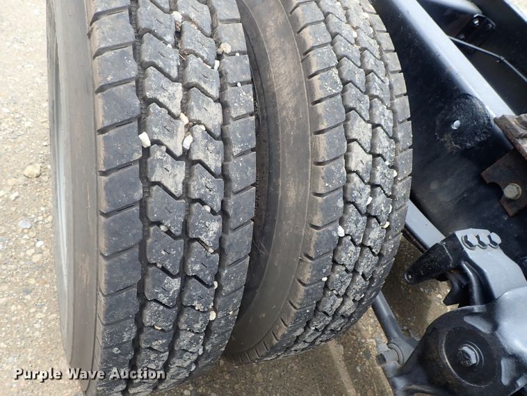 image for item DE0667 1986 Freightliner FLC112  semi truck