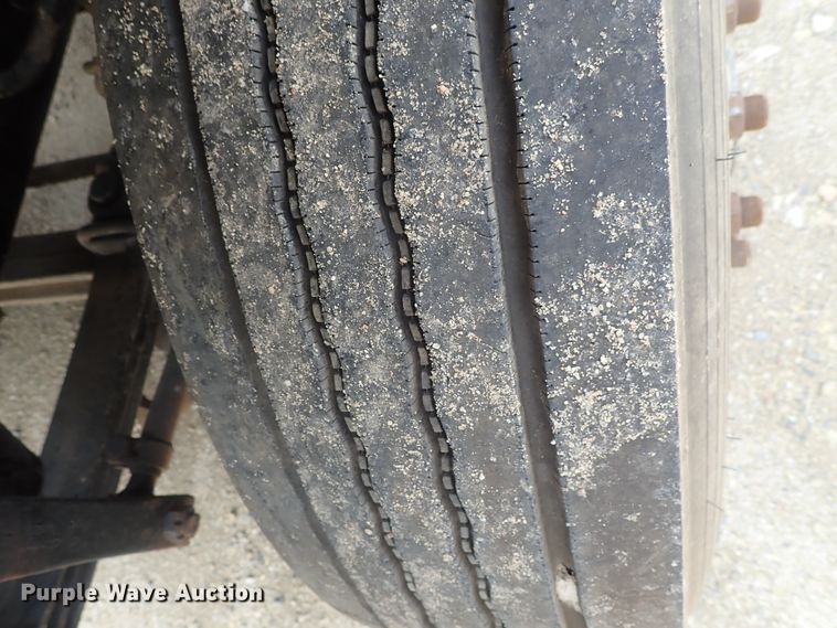 image for item DE0667 1986 Freightliner FLC112  semi truck