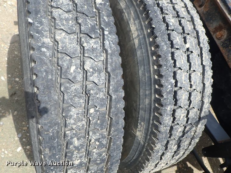 image for item DE0667 1986 Freightliner FLC112  semi truck