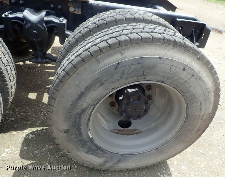 image for item DE0667 1986 Freightliner FLC112  semi truck