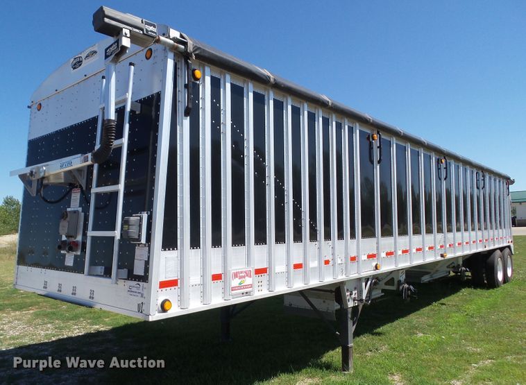 image for item DF0855 2014 Corn Husker 800ALSR-121713-7874 double hopper bottom grain trailer