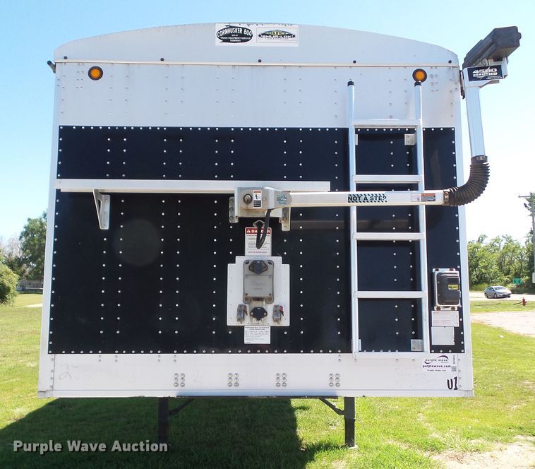 image for item DF0855 2014 Corn Husker 800ALSR-121713-7874 double hopper bottom grain trailer