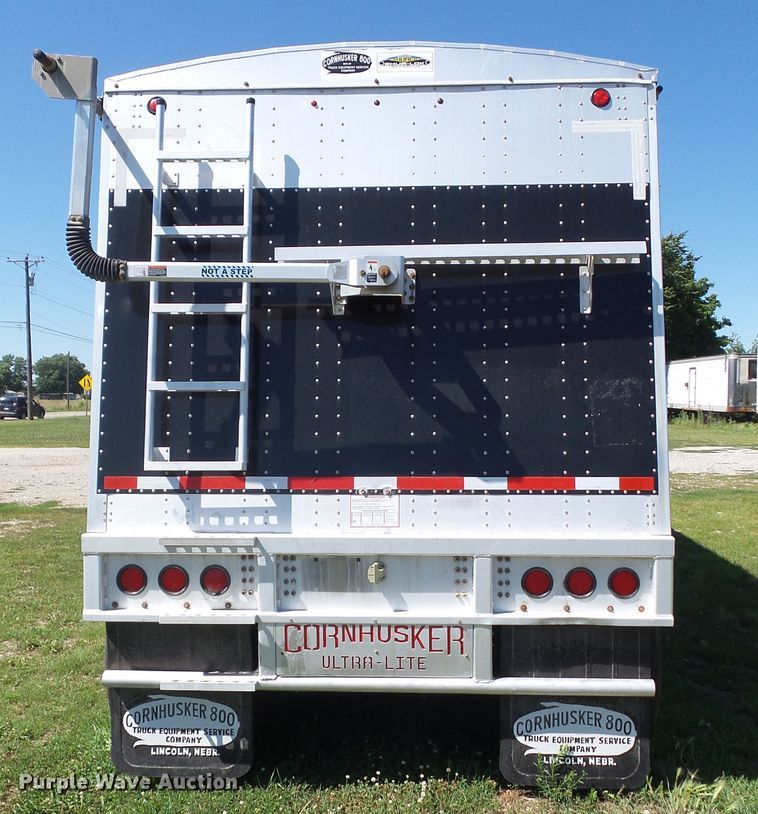 image for item DF0855 2014 Corn Husker 800ALSR-121713-7874 double hopper bottom grain trailer