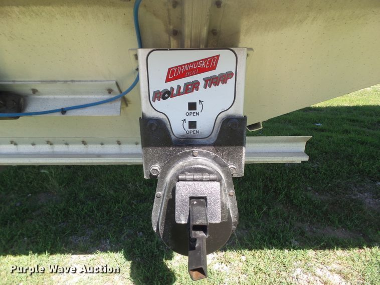 image for item DF0855 2014 Corn Husker 800ALSR-121713-7874 double hopper bottom grain trailer