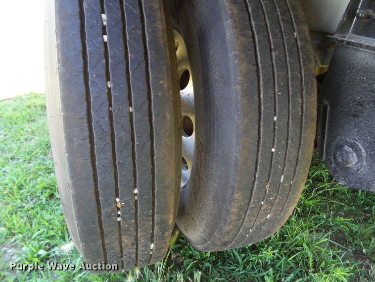 image for item DF0855 2014 Corn Husker 800ALSR-121713-7874 double hopper bottom grain trailer