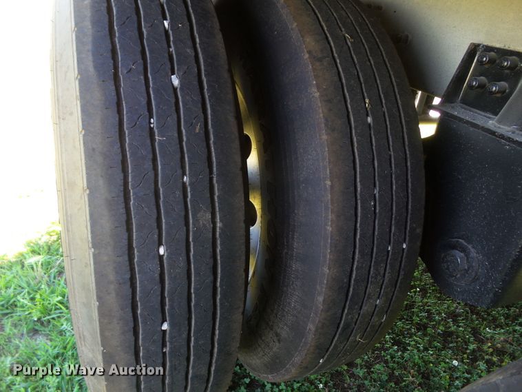 image for item DF0855 2014 Corn Husker 800ALSR-121713-7874 double hopper bottom grain trailer