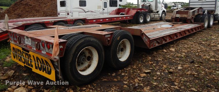 image for item DF5167 2004 Witzco Challenger RG35 lowboy equipment trailer