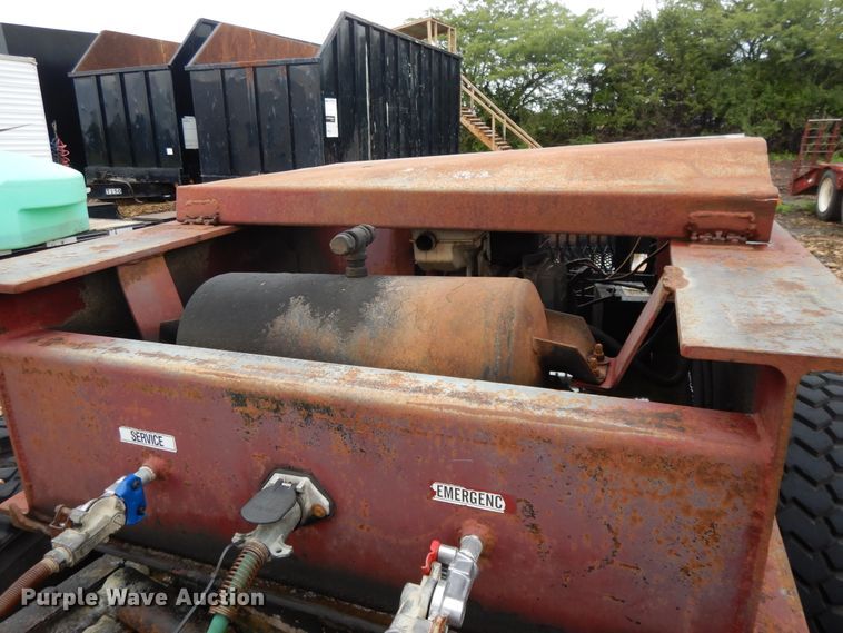 image for item DF5167 2004 Witzco Challenger RG35 lowboy equipment trailer