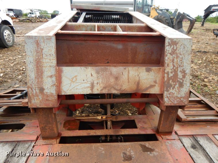 image for item DF5167 2004 Witzco Challenger RG35 lowboy equipment trailer
