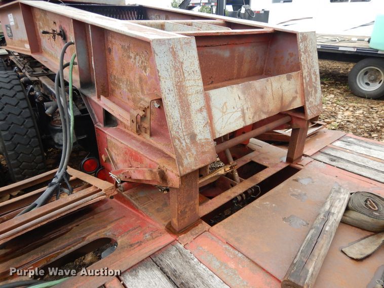 image for item DF5167 2004 Witzco Challenger RG35 lowboy equipment trailer