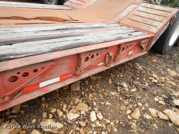 image for item DF5167 2004 Witzco Challenger RG35 lowboy equipment trailer