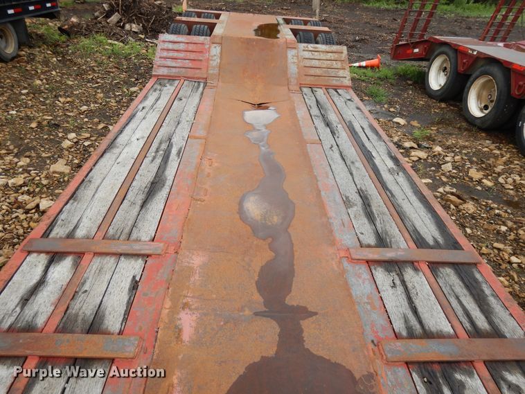 image for item DF5167 2004 Witzco Challenger RG35 lowboy equipment trailer