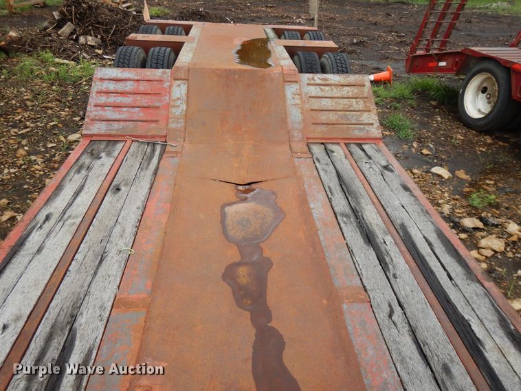 image for item DF5167 2004 Witzco Challenger RG35 lowboy equipment trailer