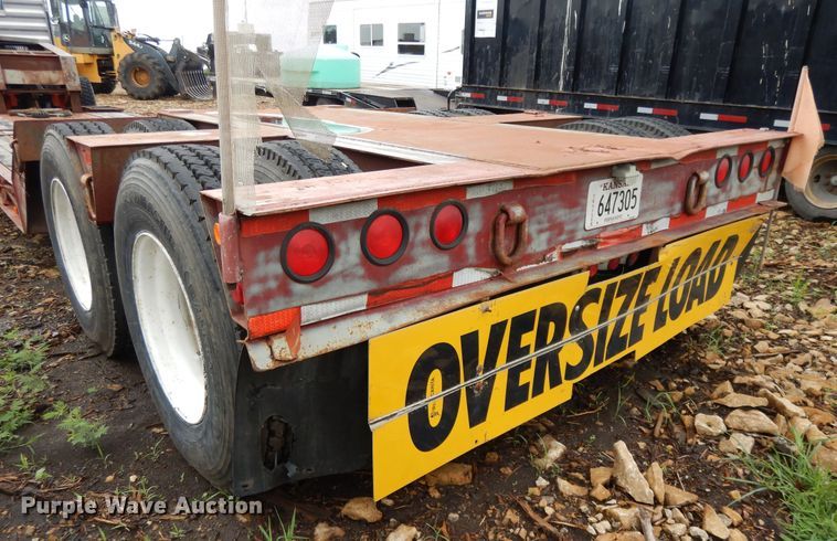 image for item DF5167 2004 Witzco Challenger RG35 lowboy equipment trailer