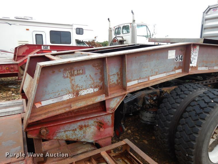 image for item DF5167 2004 Witzco Challenger RG35 lowboy equipment trailer