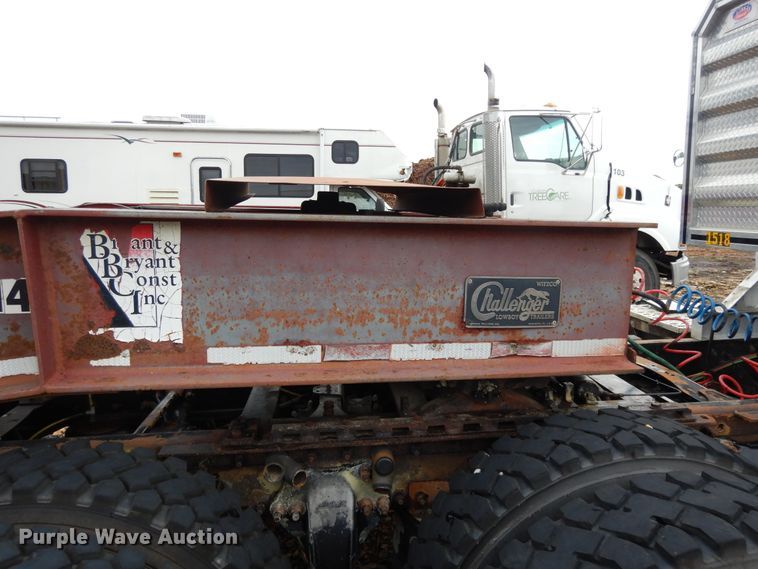 image for item DF5167 2004 Witzco Challenger RG35 lowboy equipment trailer