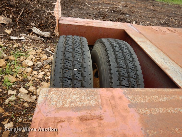 image for item DF5167 2004 Witzco Challenger RG35 lowboy equipment trailer