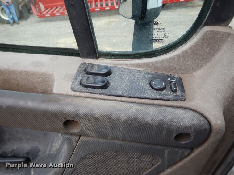 image for item DF5241 2008 Freightliner Cascadia  semi truck