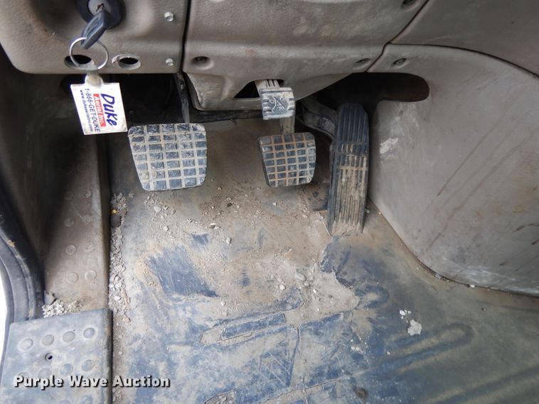 image for item DF5241 2008 Freightliner Cascadia  semi truck