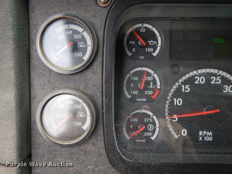 image for item DF5241 2008 Freightliner Cascadia  semi truck