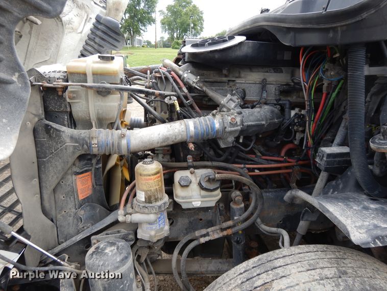 image for item DF5241 2008 Freightliner Cascadia  semi truck