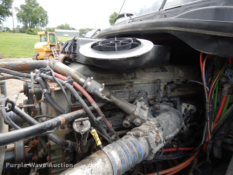 image for item DF5241 2008 Freightliner Cascadia  semi truck