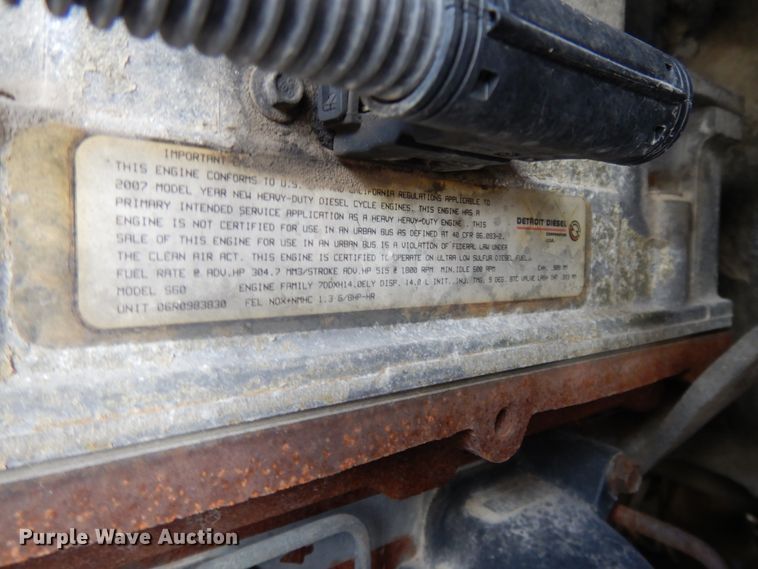 image for item DF5241 2008 Freightliner Cascadia  semi truck