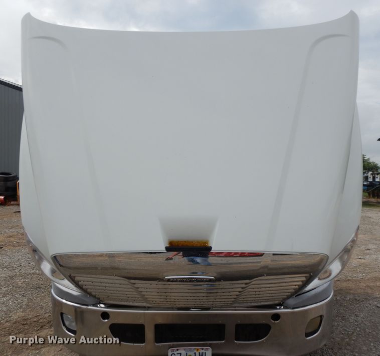 image for item DF5241 2008 Freightliner Cascadia  semi truck