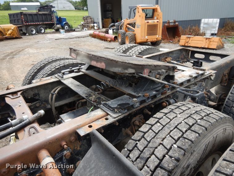 image for item DF5241 2008 Freightliner Cascadia  semi truck