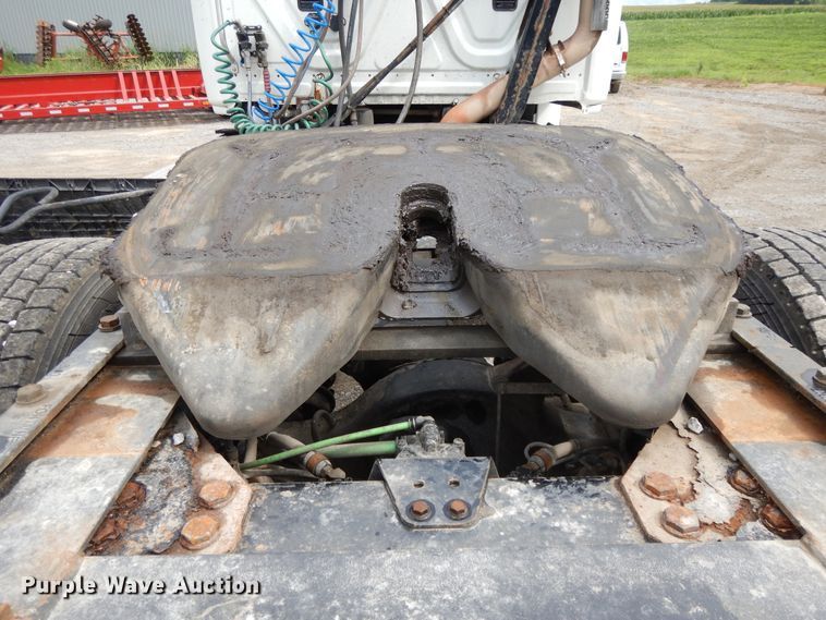 image for item DF5241 2008 Freightliner Cascadia  semi truck