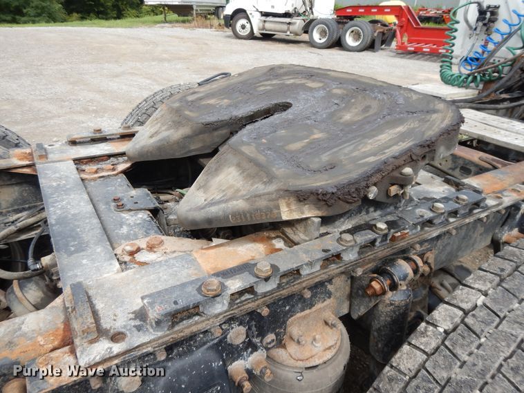 image for item DF5241 2008 Freightliner Cascadia  semi truck