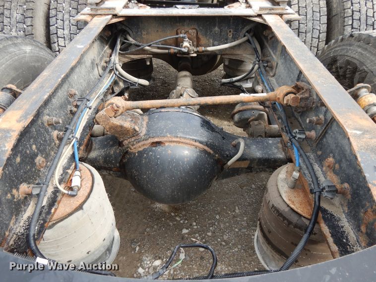 image for item DF5241 2008 Freightliner Cascadia  semi truck