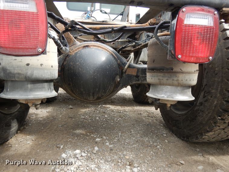 image for item DF5241 2008 Freightliner Cascadia  semi truck