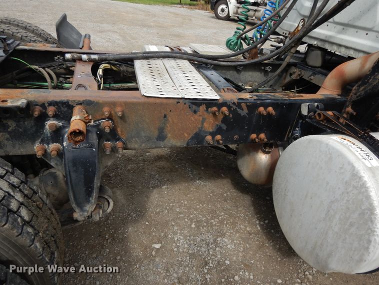 image for item DF5241 2008 Freightliner Cascadia  semi truck