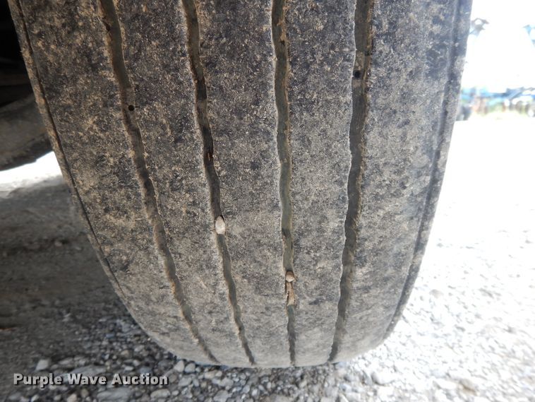 image for item DF5241 2008 Freightliner Cascadia  semi truck