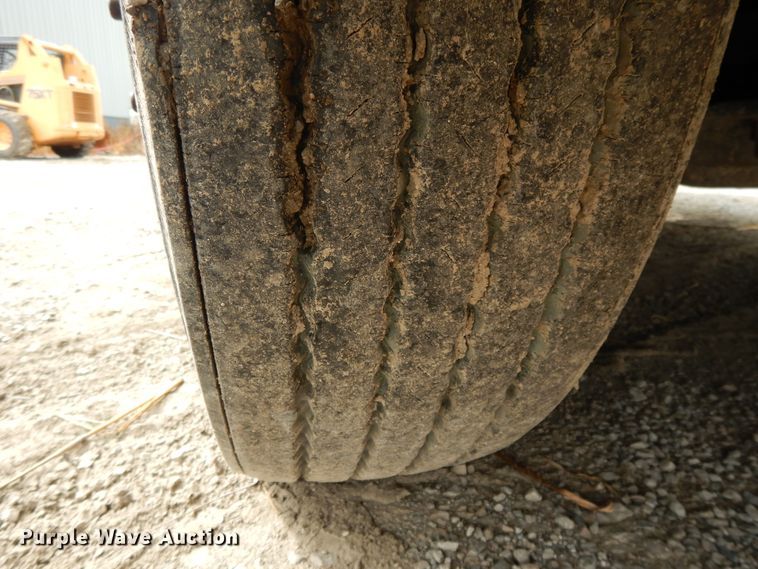 image for item DF5241 2008 Freightliner Cascadia  semi truck