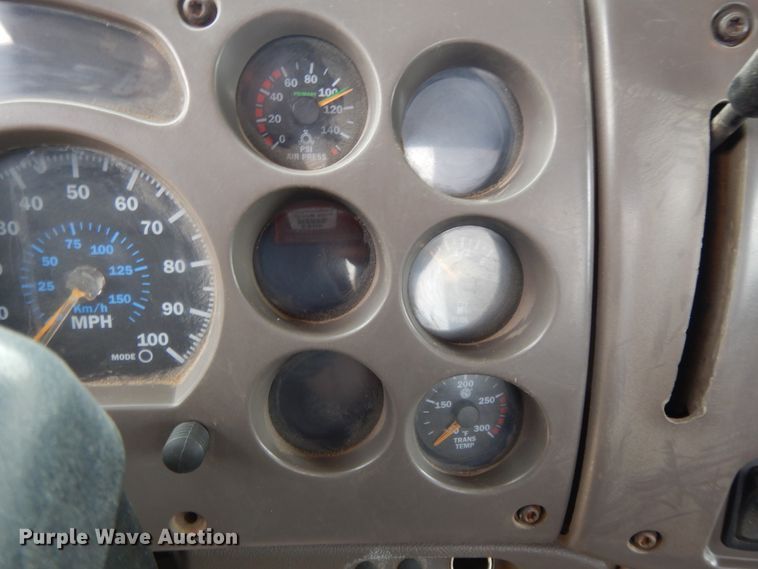 image for item DF5245 2002 Mack CH613  semi truck