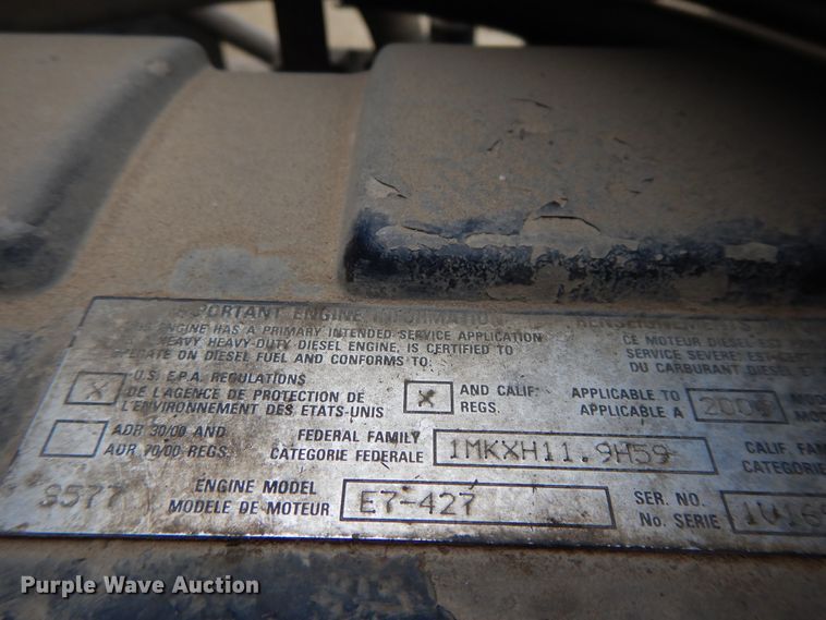 image for item DF5245 2002 Mack CH613  semi truck