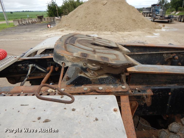 image for item DF5245 2002 Mack CH613  semi truck